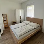 Petita Garden Апартаменты Шиофок