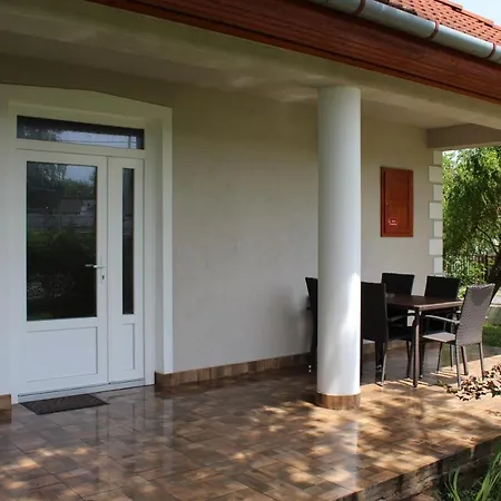 Petita Garden דירה שיופוק