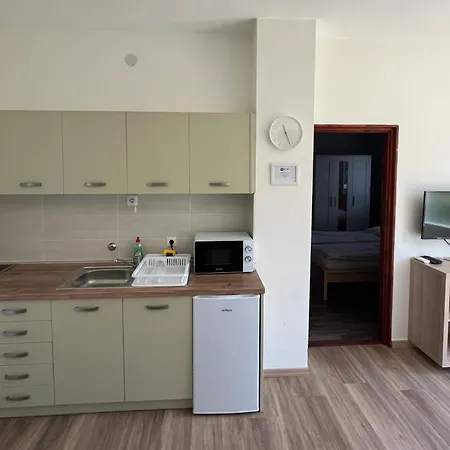 Petita Garden Apartman *