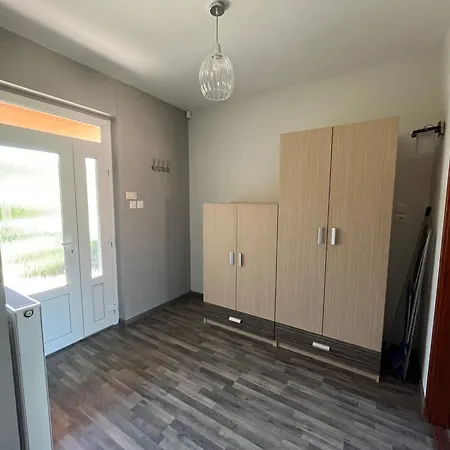 דירה Petita Garden שיופוק