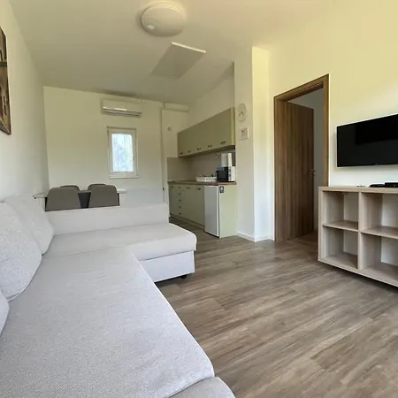 Petita Garden Apartment *