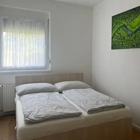 Apartament Petita Garden *